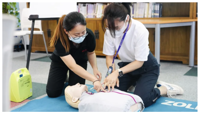 CPR+AED Training | 接受急救培训，维护安全校园